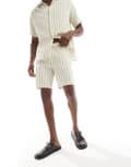 [Jack & Jones] Jack & Jones texture shorts in white green stripe (part of a set) 2XL Cedar