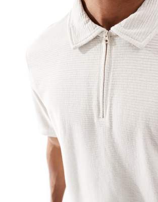JACK & JONES TEXTURED ZIP POLO