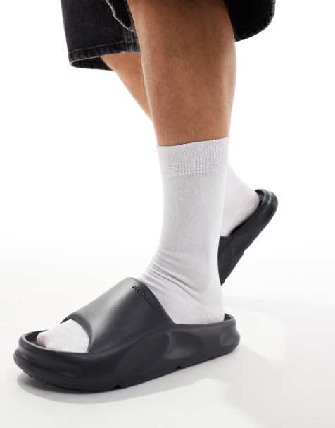 Jack & Jones - Voorgevormde slippers in zwart - view 1