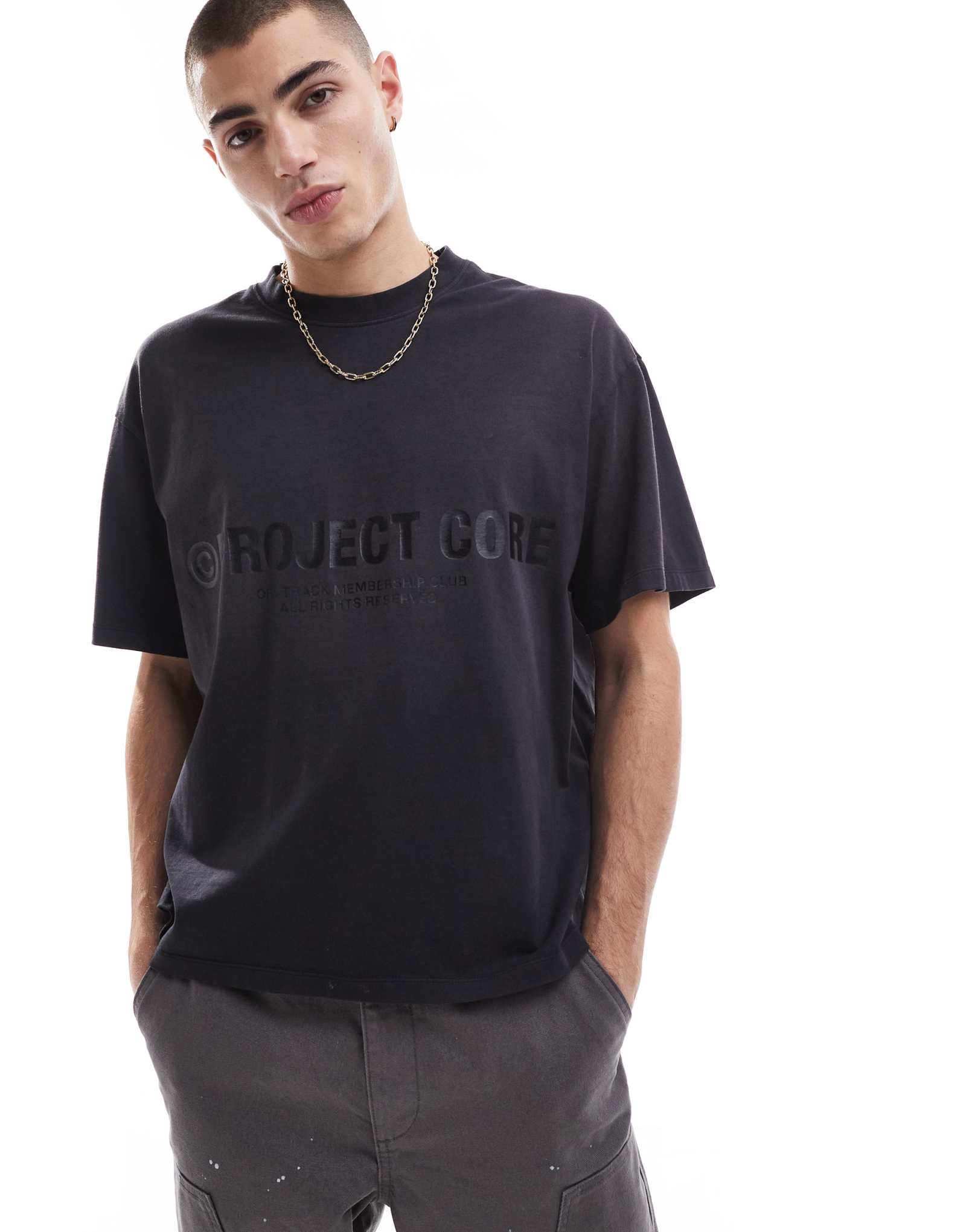 Выстиранная укороченная футболка oversize с логотипом Jack &Jones черного цвета