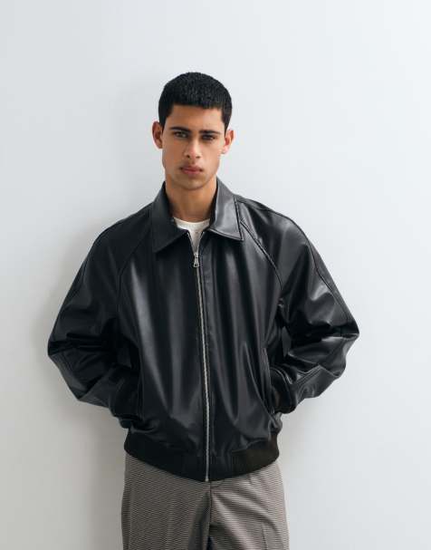 Jack & Jones wattierte Bomberjacke aus PU-Leder in Braun - view 1