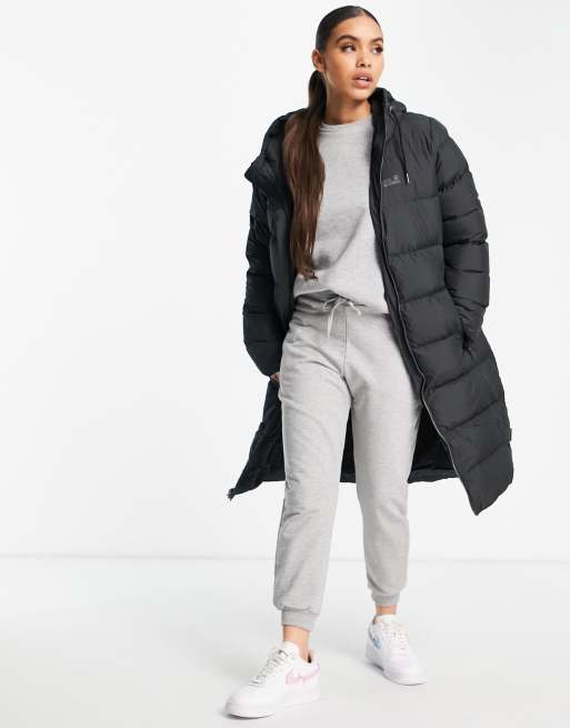 Jack Wolfskin – Crystal Palace – Langer Mantel in Schwarz mit Kapuze 
