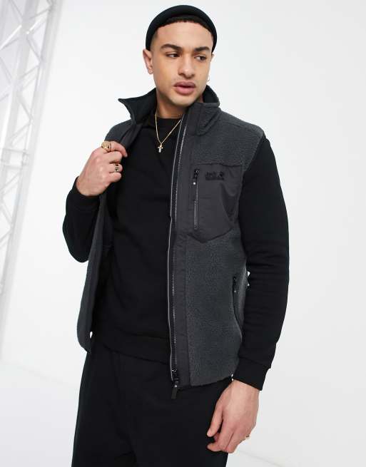 Jack Wolfskin Kingsway vest in grey 