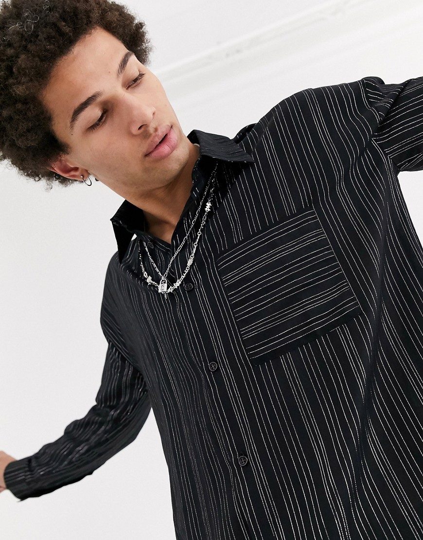 Jaded London – sort skjorte med lange ærmer og metalfarvede nålestriber