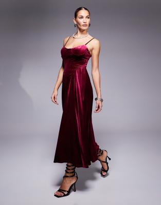 Jaded Rose - Midaxi-Kleid aus Samt in Ochsenblutrot mit abfallender Taille