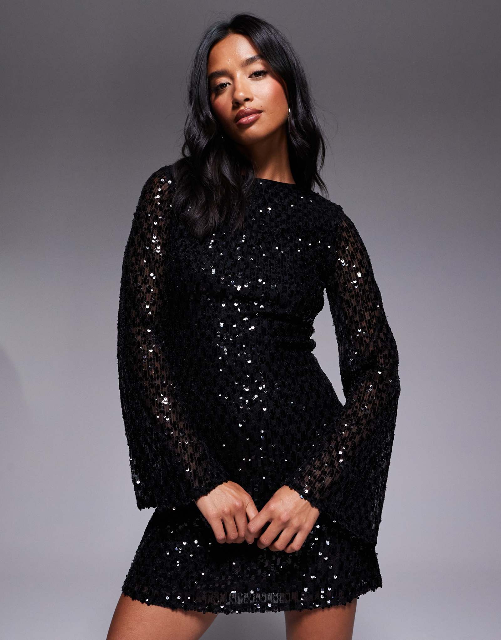 Миниатюрное мини-платье с рифлеными рукавами и блестками цвета пресыщенной розы черного цвета