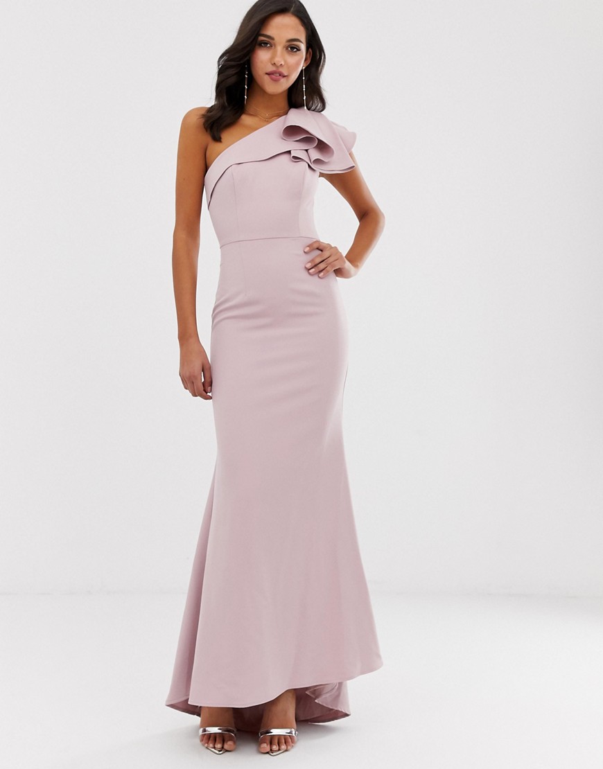 Jarlo - Lange jurk met blote schouder en ruches in roze