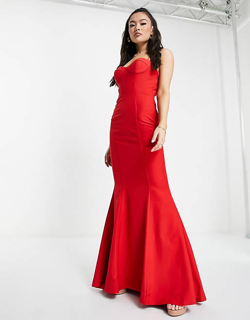 Jarlo - Layla - Lange jurk met open achterkant met gekruiste bandjes in rood 