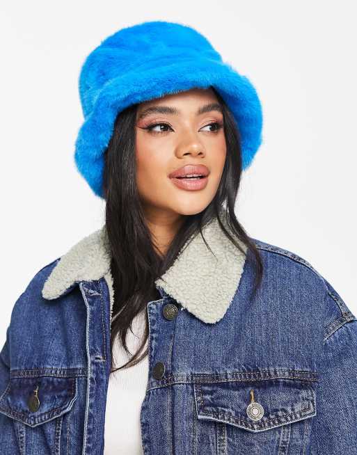 Jayley - Bucket hat van imitatiebont in kobaltblauw 