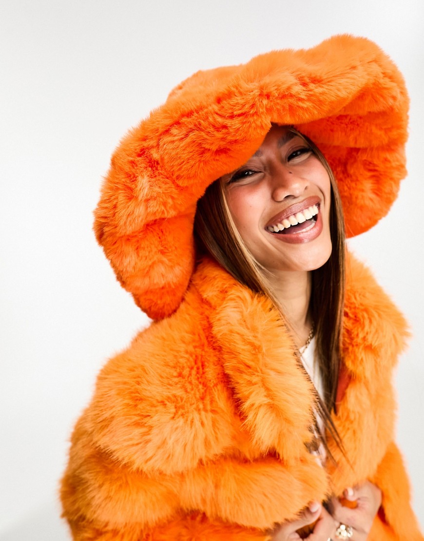 jayley faux fur oversized bucket hat in orange