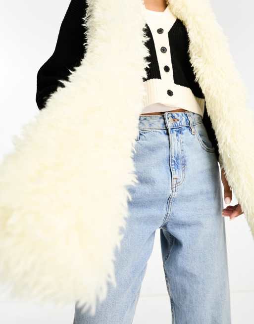 Jayley faux fur shaggy 90s scarf in cream, 3 of 4