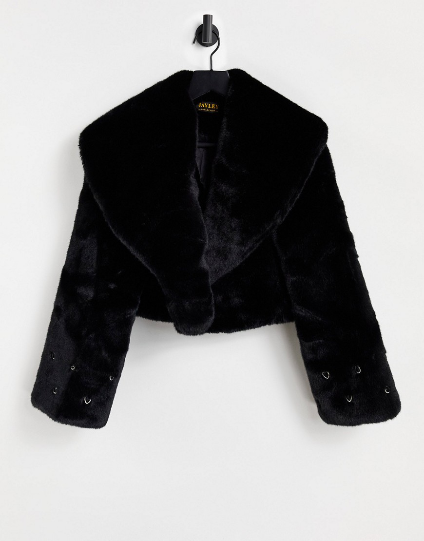 Jayley short 90's faux fur jacket in black