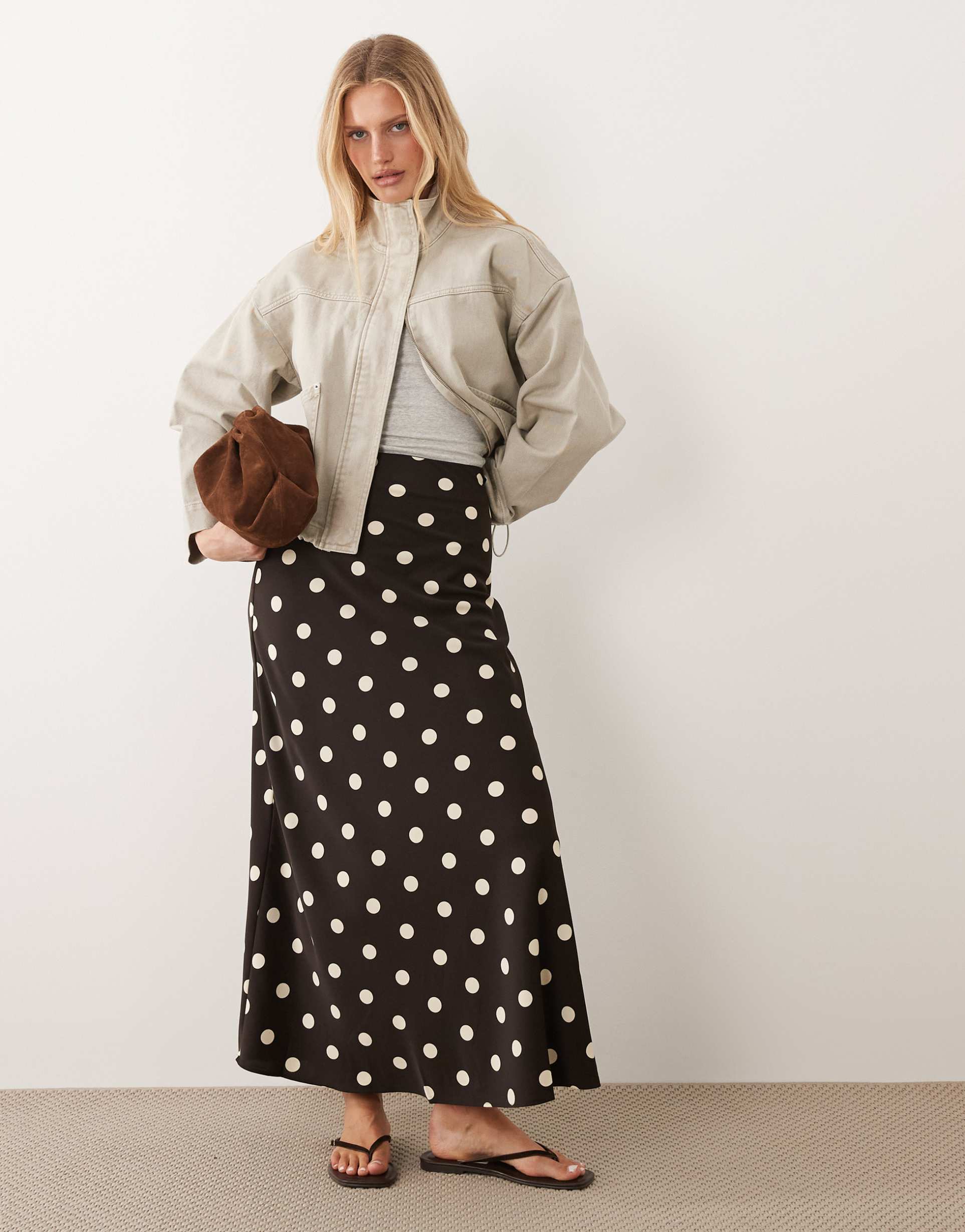 jdy a-line satin maxi skirt in brown polka dots