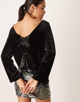 Jdy Back Bow Detail Velvet Top In Black