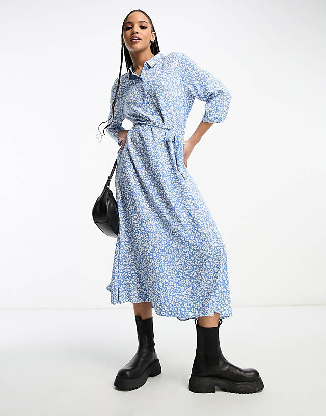 JDY - belted maxi shirt dress in light blue ditsy floral