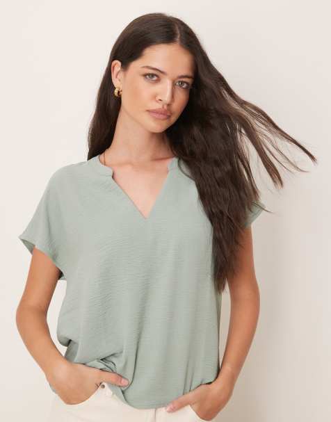 JDY - Blusa a maniche corte color verde salvia con scollo a V - view 1