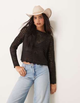 boatneck broderie long sleeve top in black