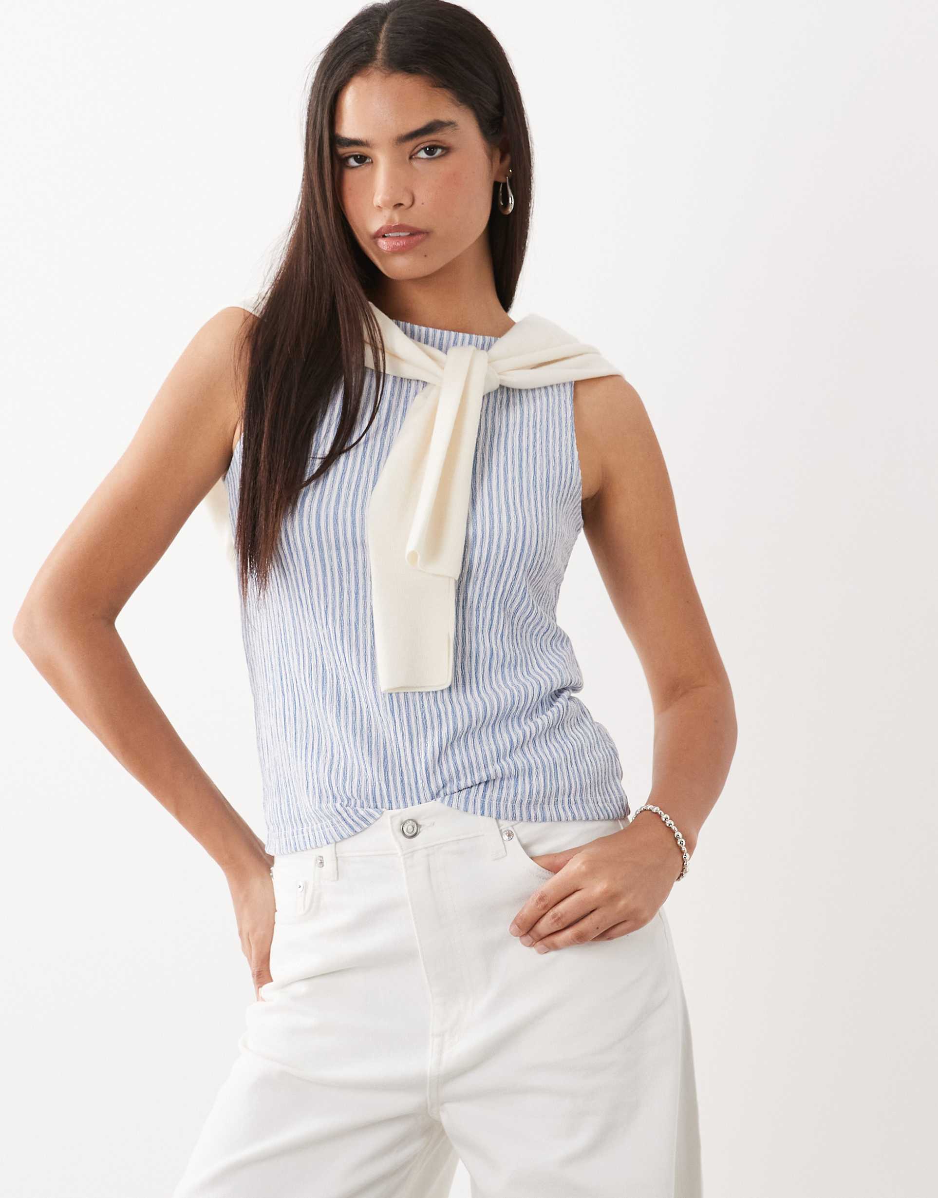 jdy boatneck top in blue stripes