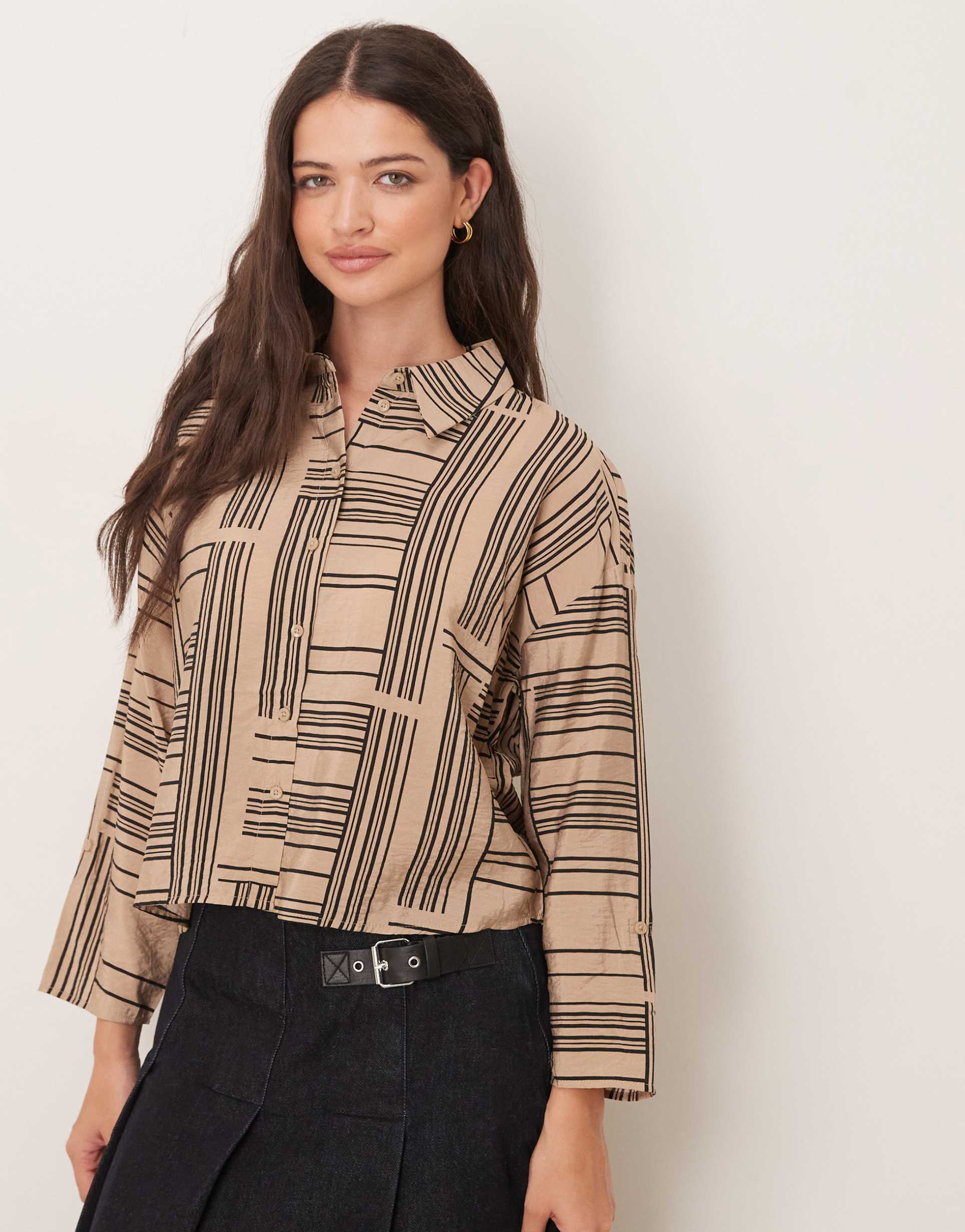 jdy boxy shirt with abstract stripes in beige