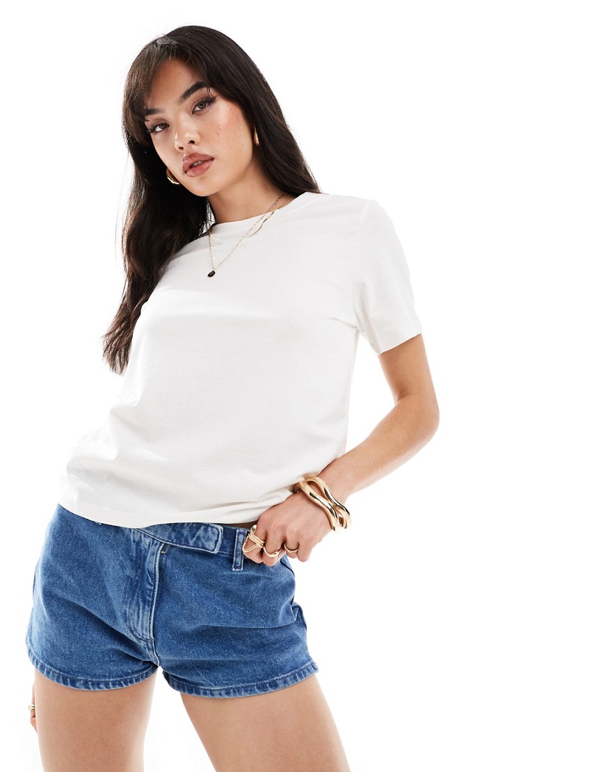 boxy t-shirt in white