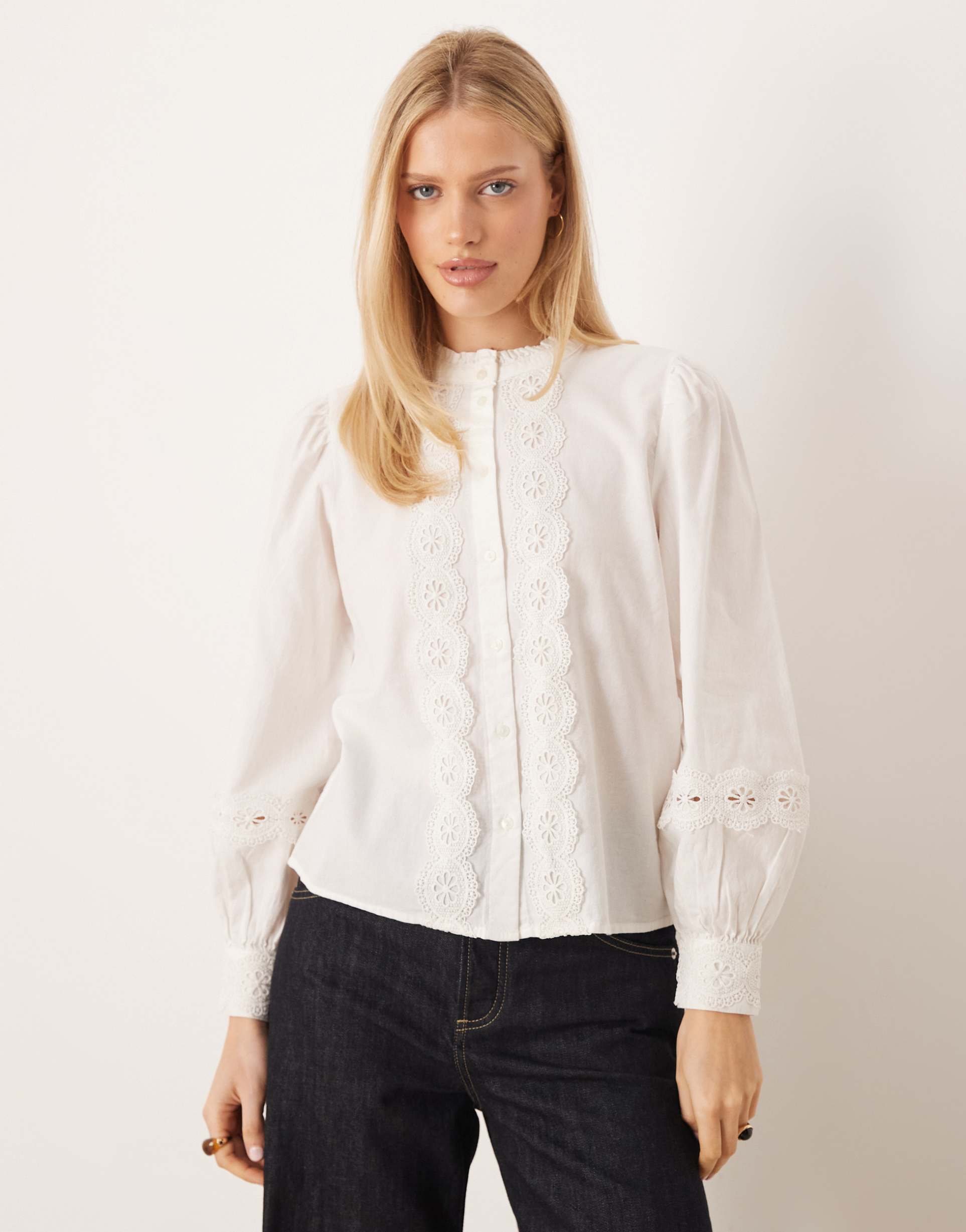 jdy broderie insert shirt in white