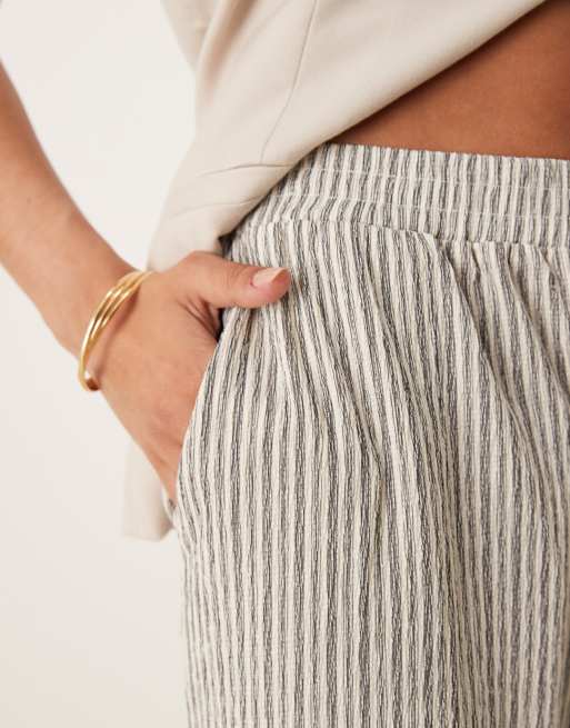 JDY - Broek met textuur en krijtstreep in zwart en wit, 3 van 5