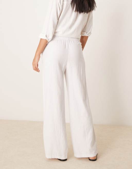 JDY - Broek van linnenmix met wijde pijpen en gestrikte taille in wit, deel van co-ord set, 2 van 4