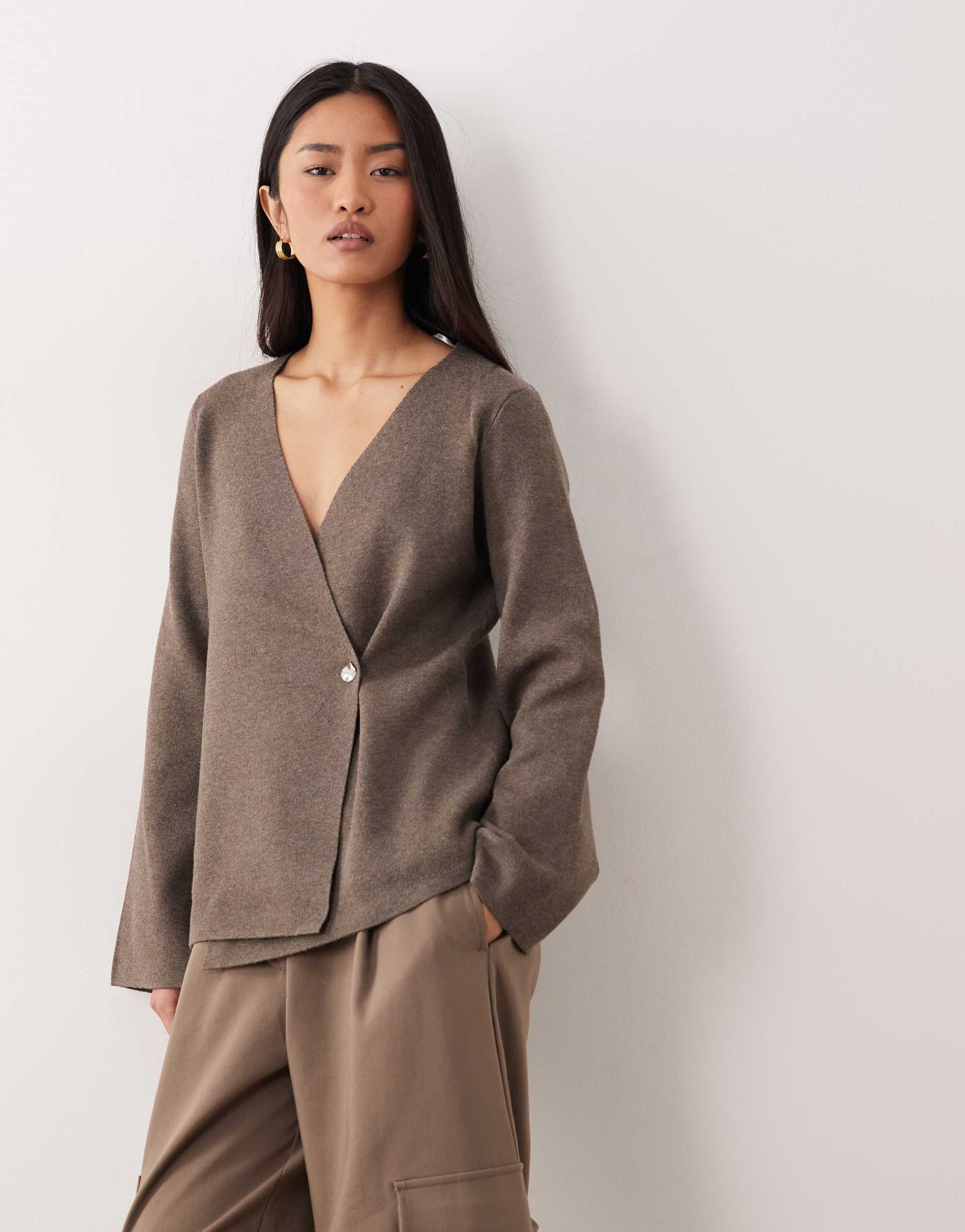 jdy button detail structured cardigan in brown