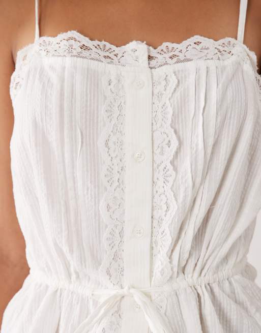 JDY – Camisole-Oberteil in Weiß mit Bindegürtel und Spitzendetails, 3 von 4