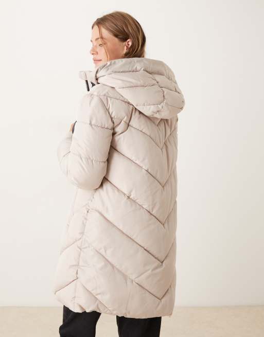 JDY - Cappotto imbottito color pietra con cappuccio e motivo a spina di pesce, 3 di 4