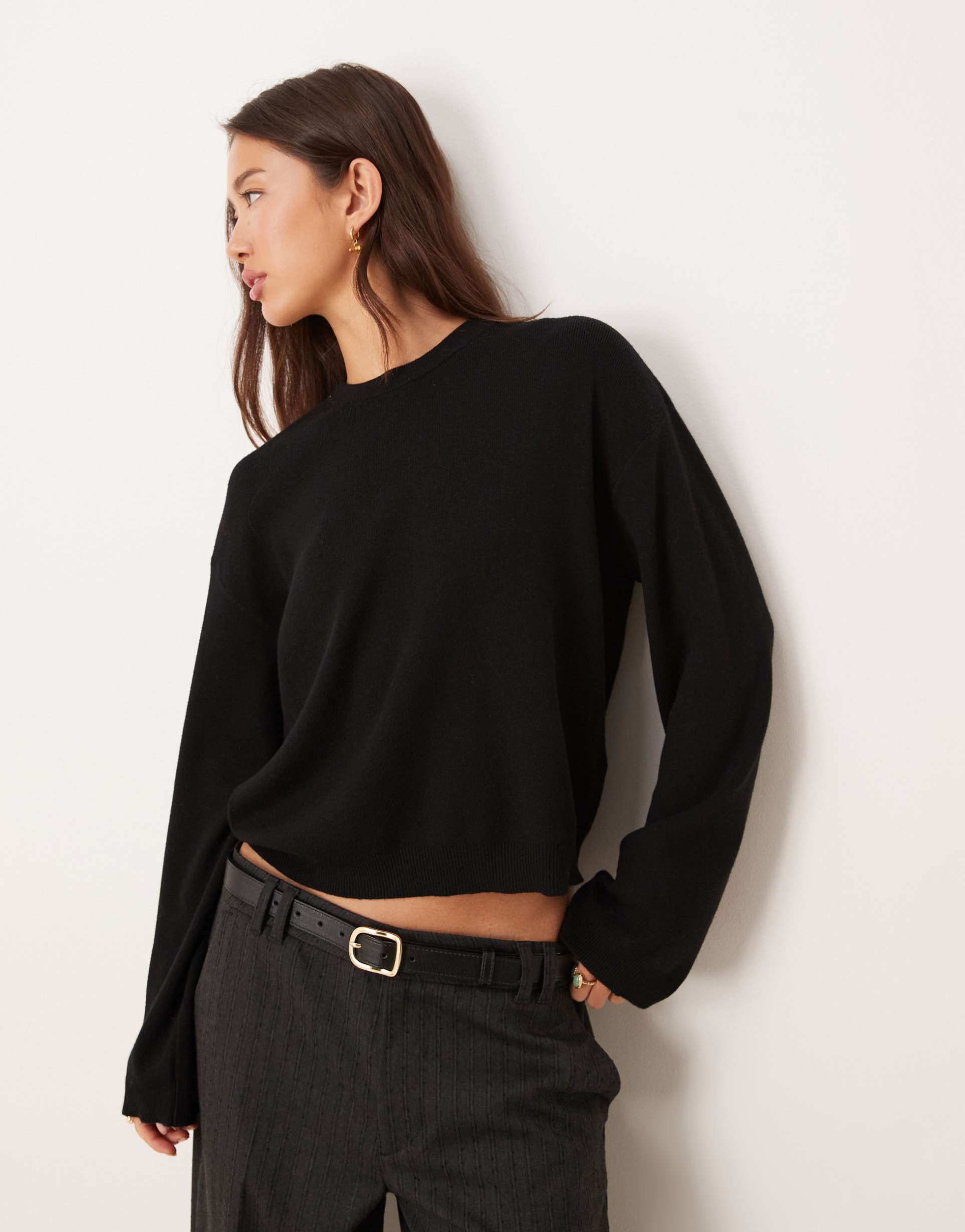 jdy clean crew neck sweater in black
