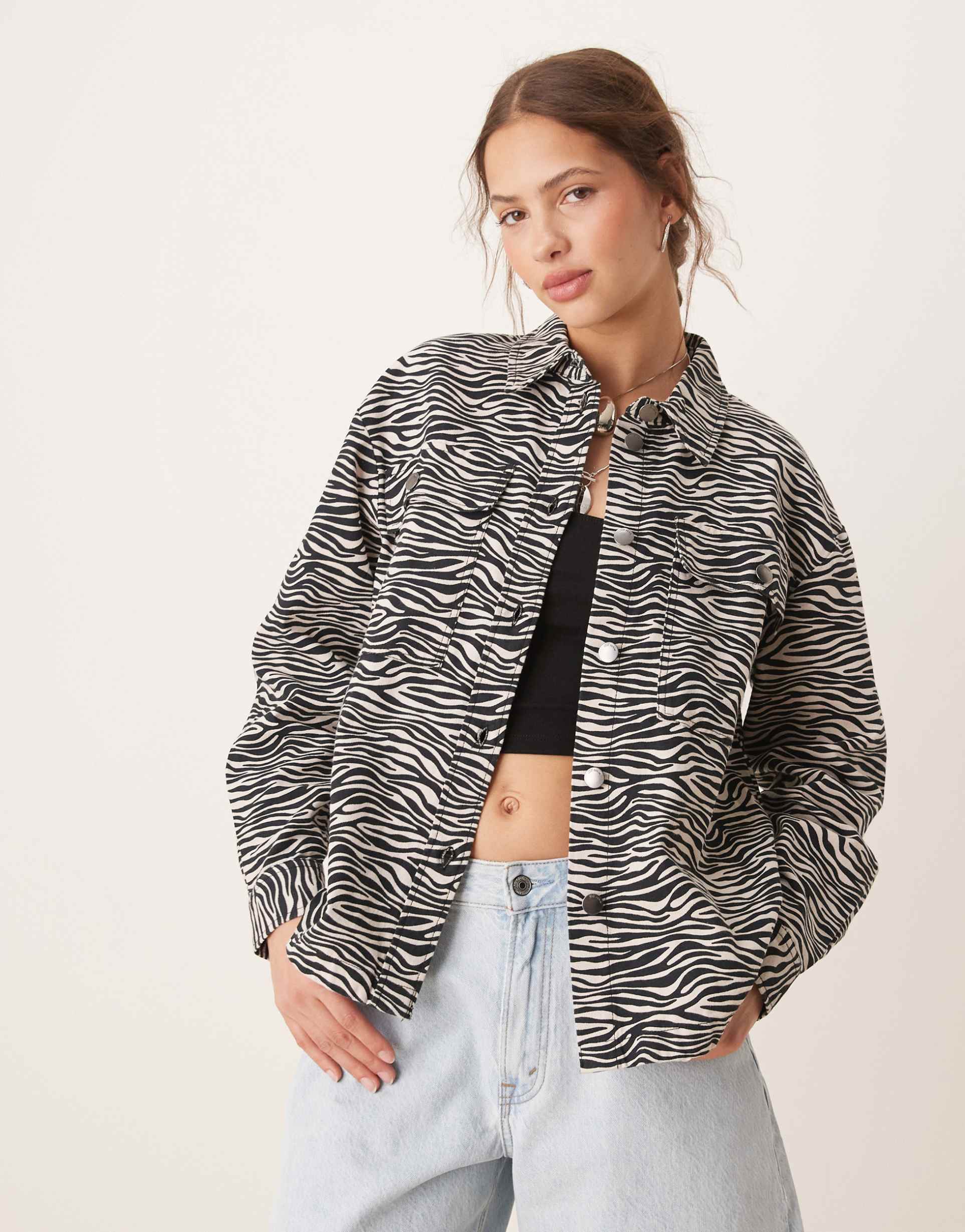 jdy cotton twill shacket in zebra print