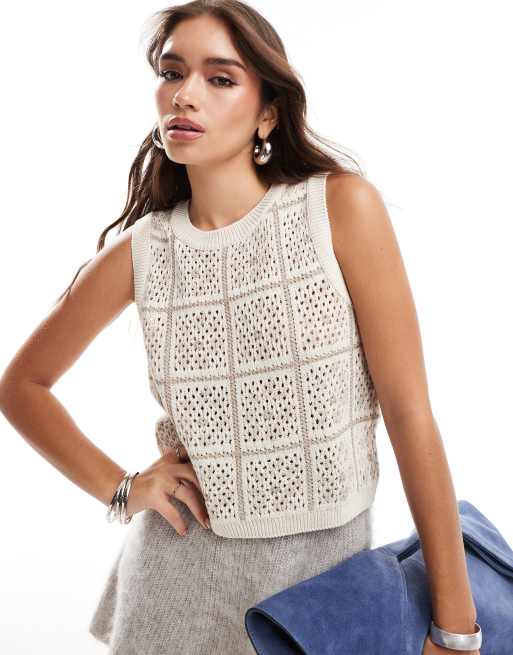 JDY - Cremefarvet croptop i hulstrik 