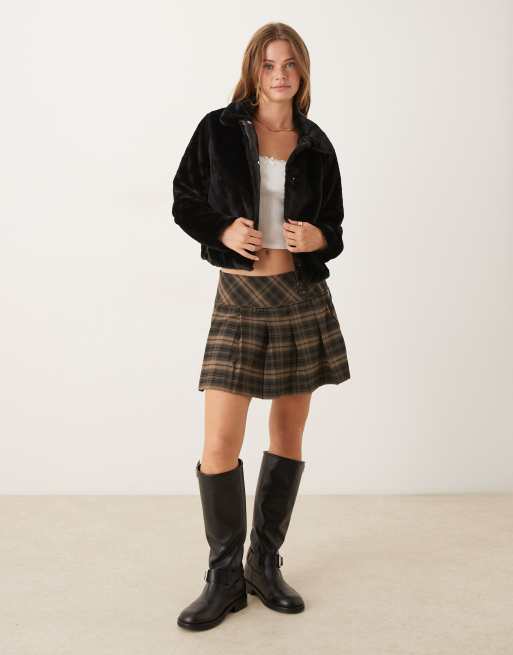 JDY cropped collared faux fur jacket in black, 3 of 4