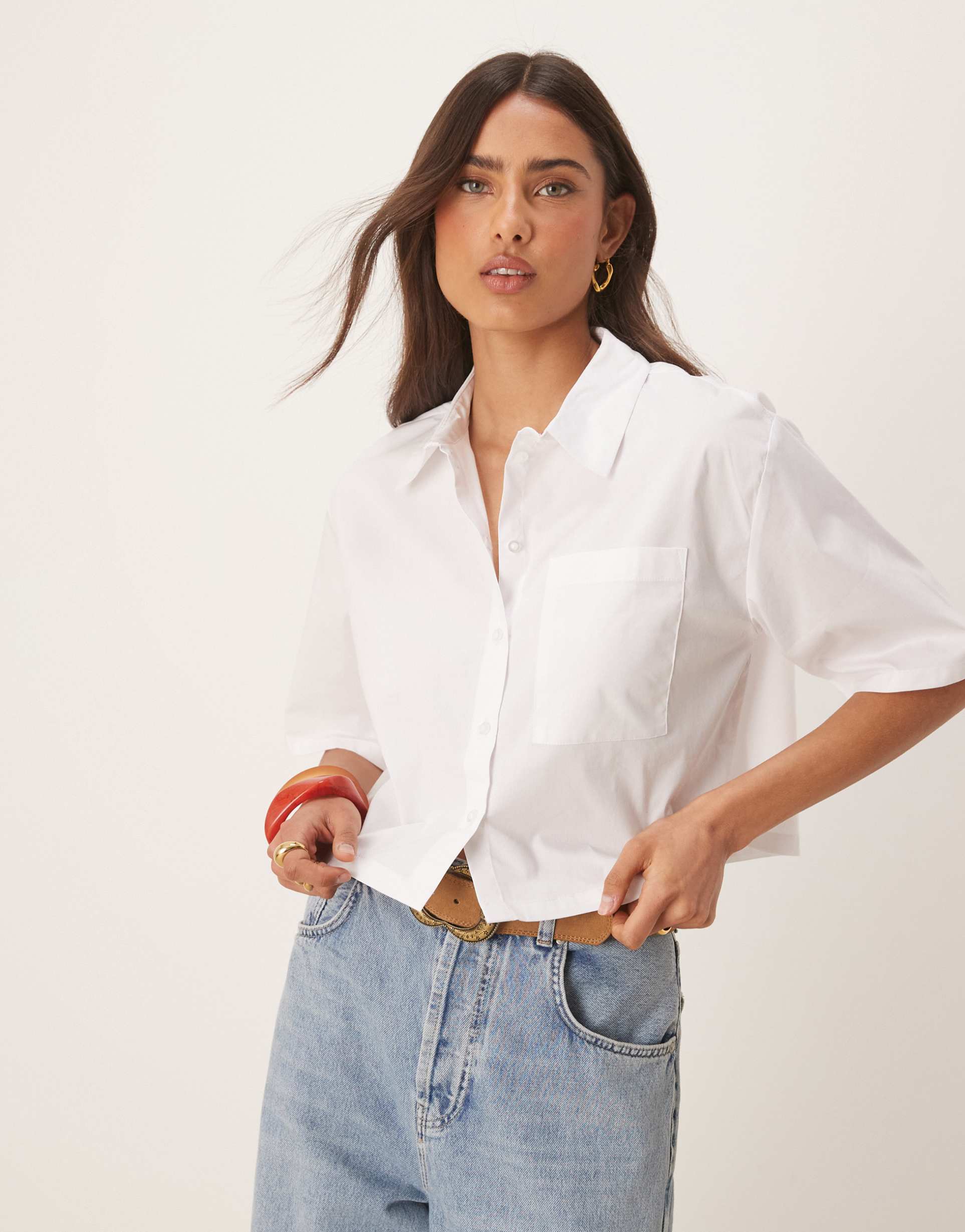 jdy cropped shirt in white