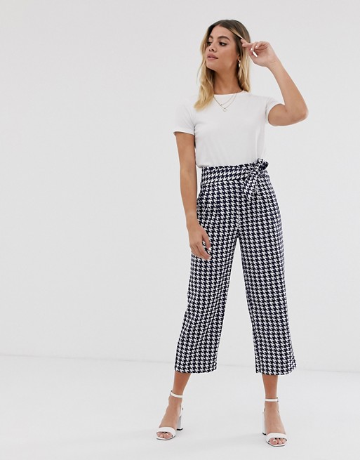 JDY culotte trousers with tie waist in houndstooth