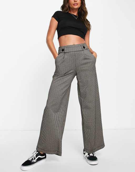 JDY – Elegante Hose in Braun mit Knopfdetail und Mikro-Karomuster