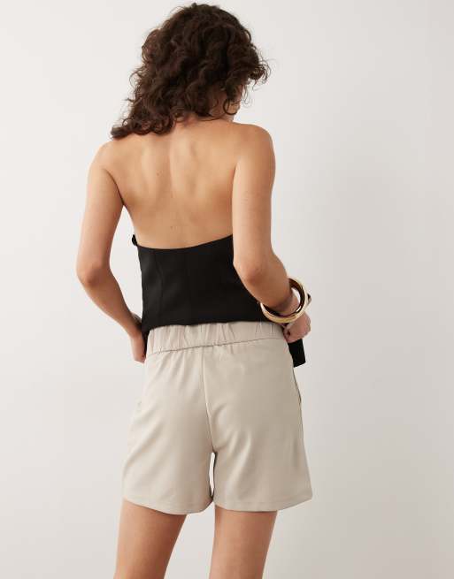 JDY – Elegante Shorts in Grau mit Knopfdetail, 3 von 5