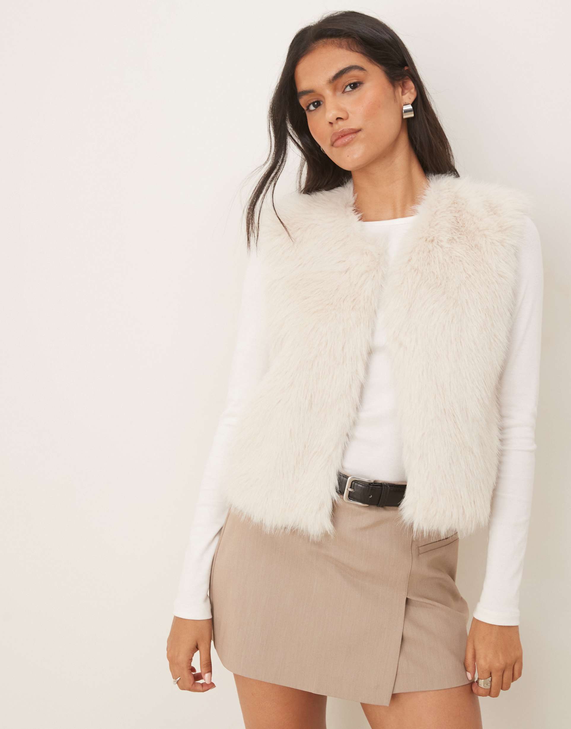 jdy faux fur vest in cream