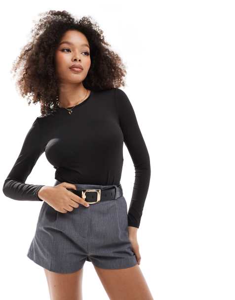 JDY – Figurbetonter Body in Schwarz mit Rundhalsausschnitt - view 1