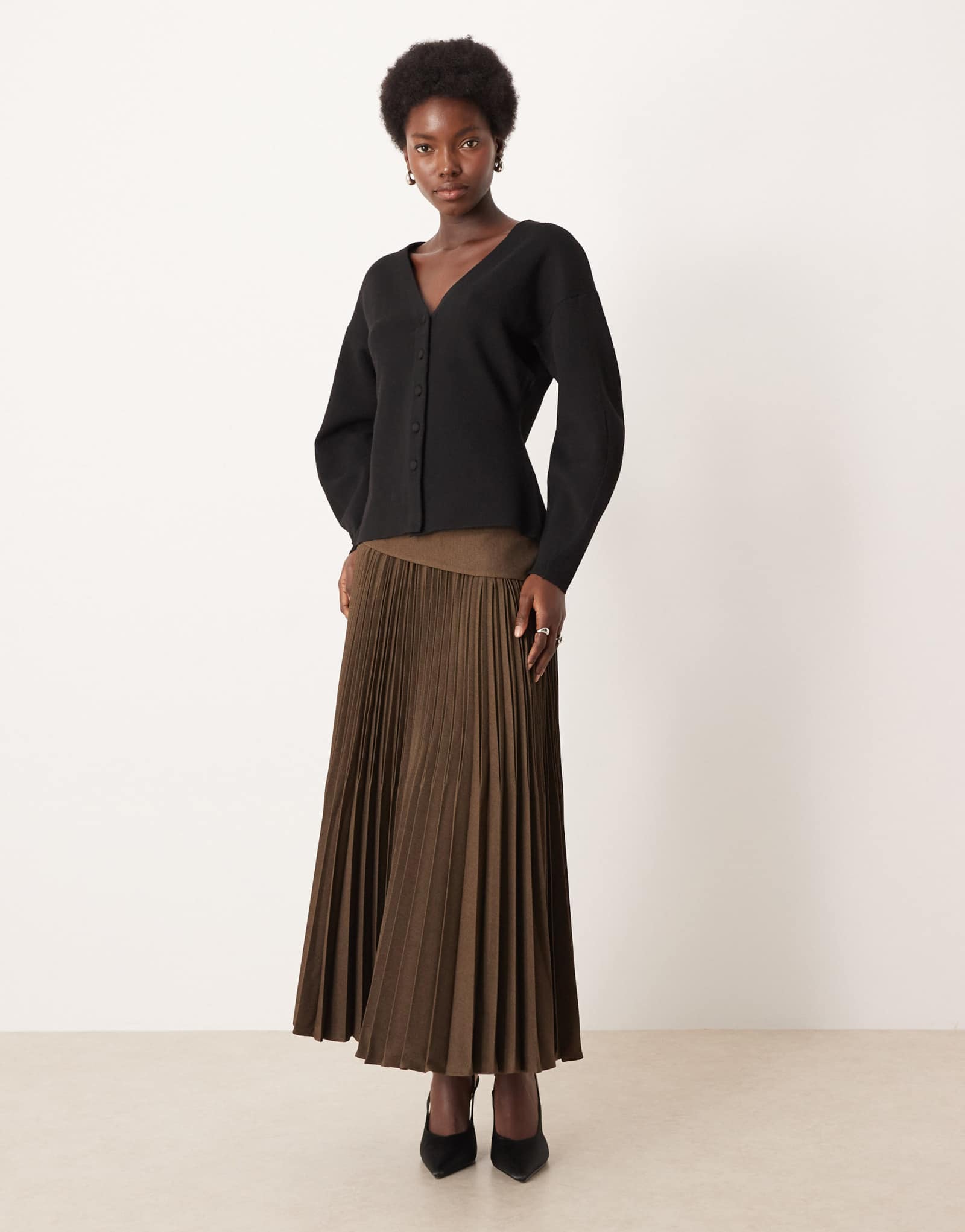 Приталенный вязаный кардиган JDY черного цвета