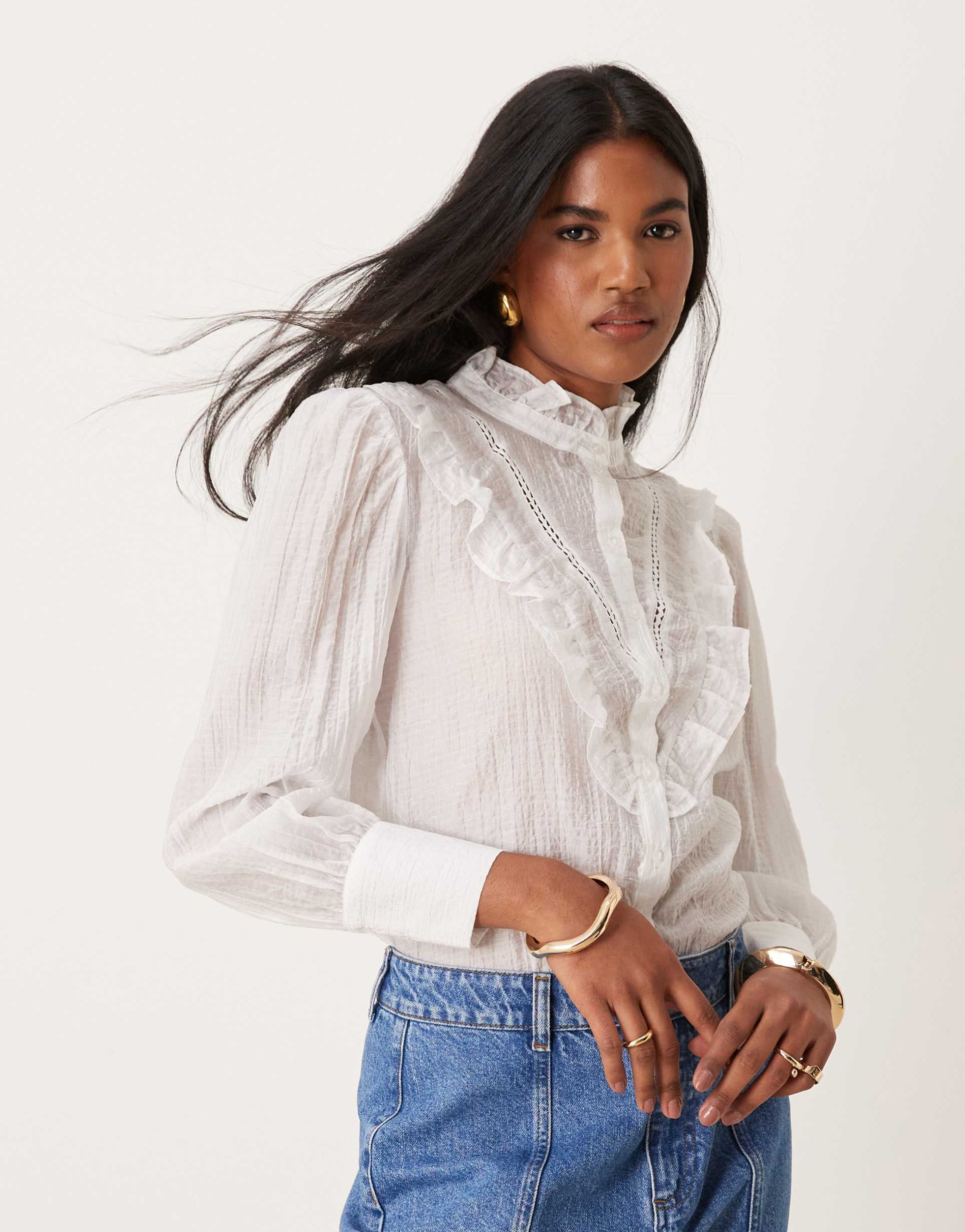 jdy front detail shirt in white