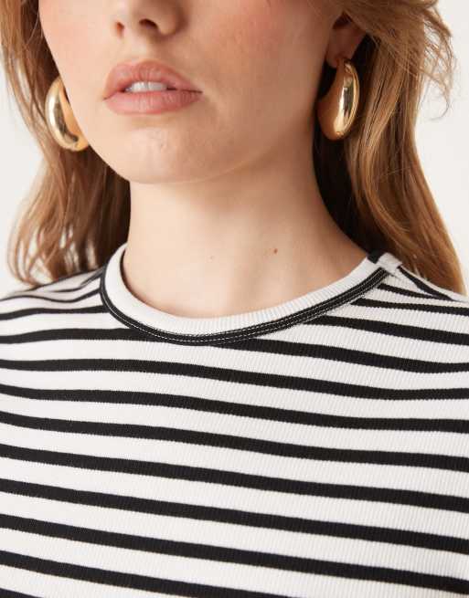 JDY – Geripptes T-Shirt mit Streifen in Schwarz und Weiß, 2 von 4