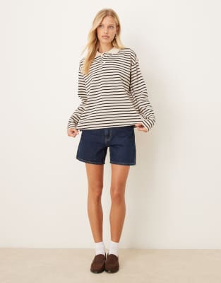 JDY - Gestreiftes Relaxed Fit Polo-Oberteil in Weiß und Marineblau