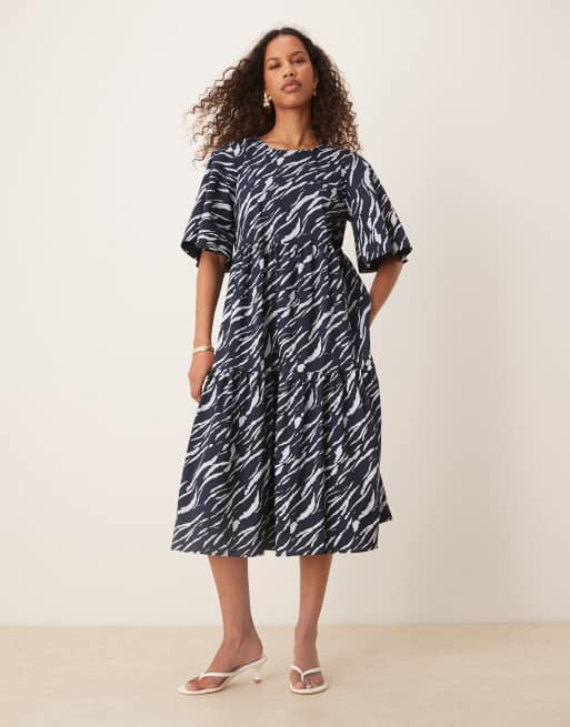 JDY – Gestuftes, kurzärmliges Minikleid in Marineblau mit Zebramuster