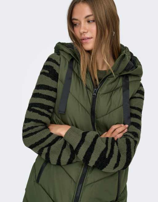 JDY - Gewatteerde bodywarmer in 'forest night' groen, 5 van 7