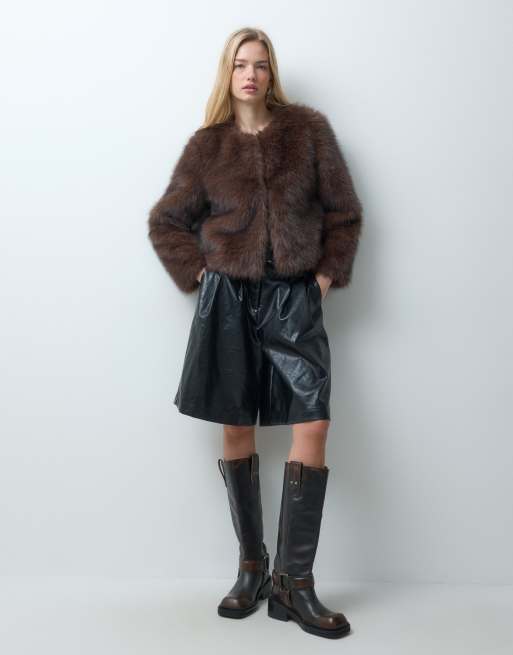 JDY giacca boxy in pelliccia sintetica marrone, 2 di 5