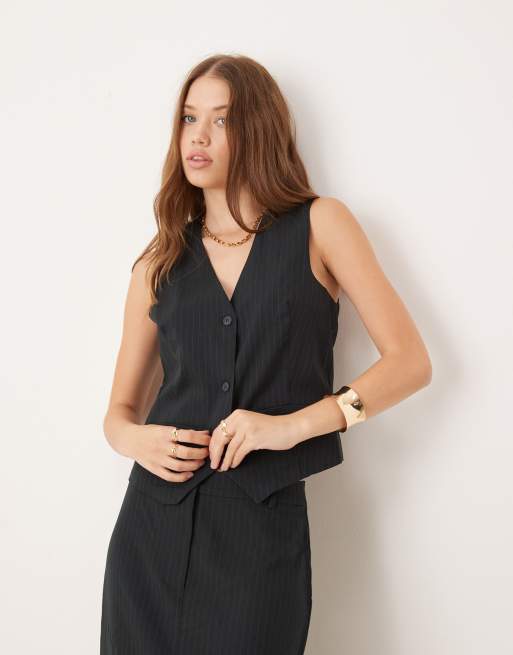 JDY - Gilet in donkerblauw met krijtstreep, deel van co-ord set