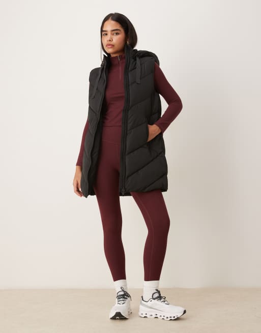 JDY - Gilet nero con cappuccio imbottito con motivo a spina di pesce, 2 di 4
