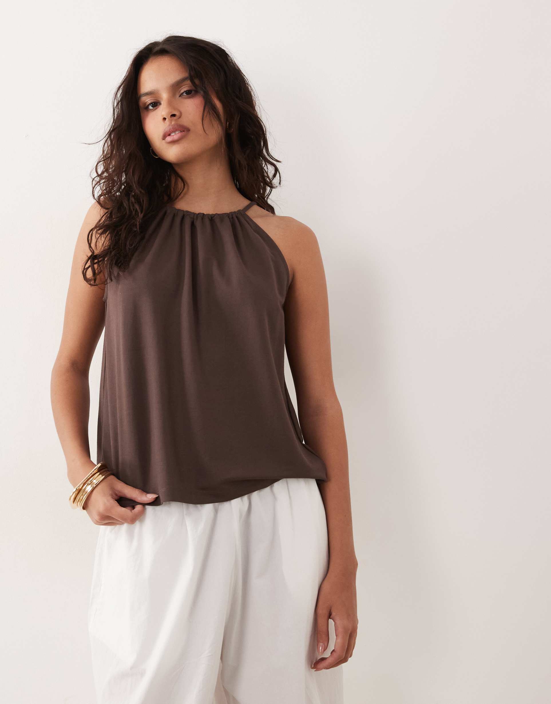 jdy halterneck top in chocolate brown